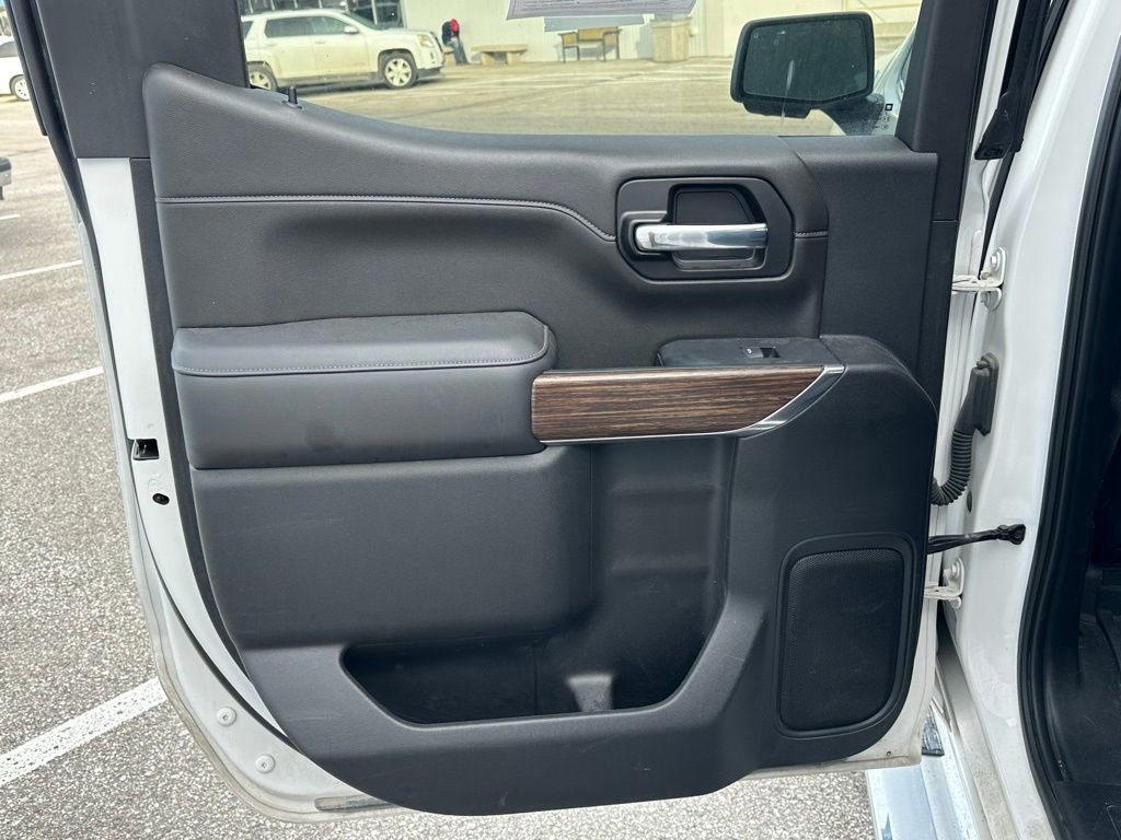 Used 2022 Chevrolet Silverado 1500 High Country w/ Technology Package image 15