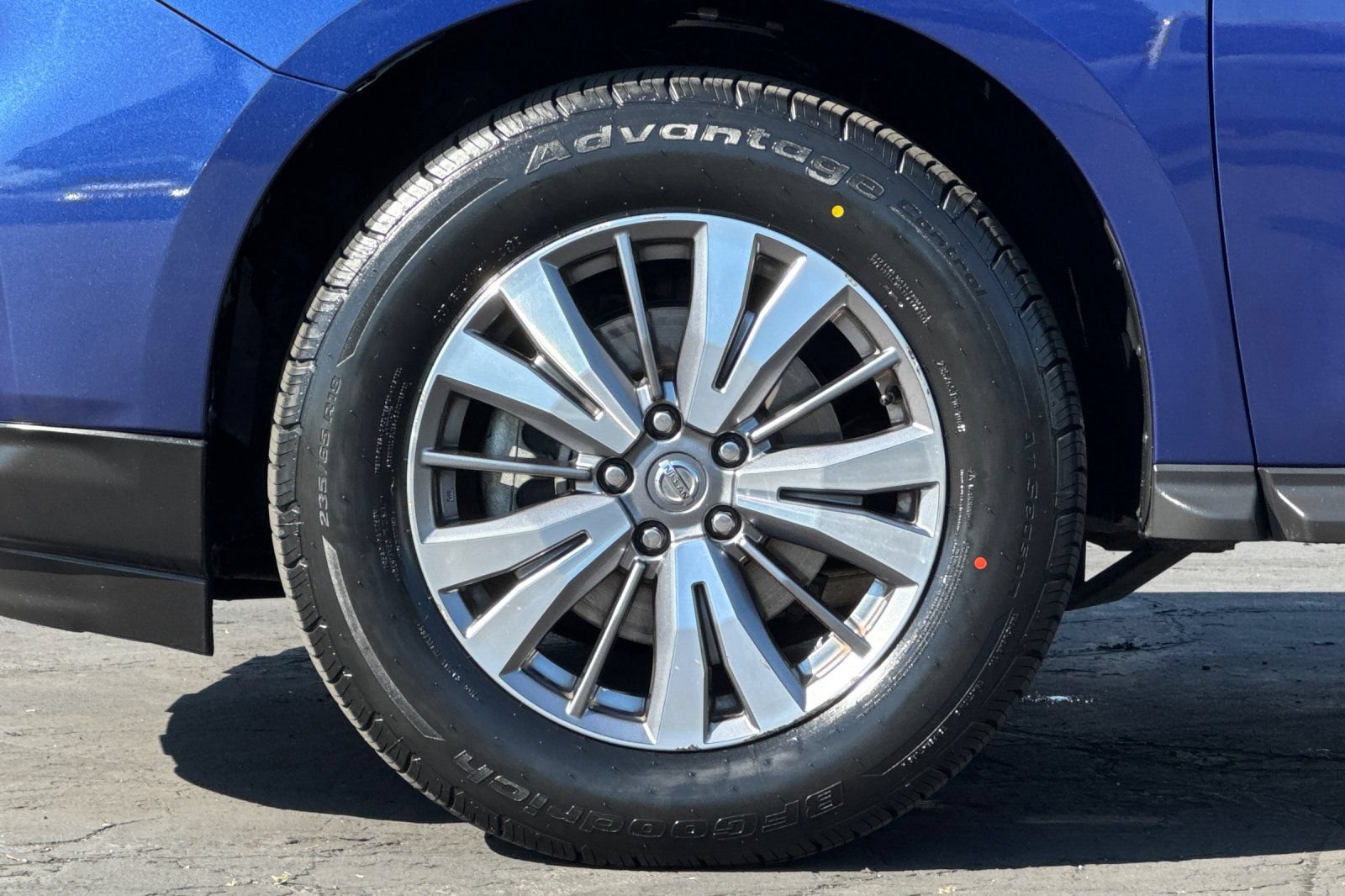 Used 2020 Nissan Pathfinder SL FWD image 35