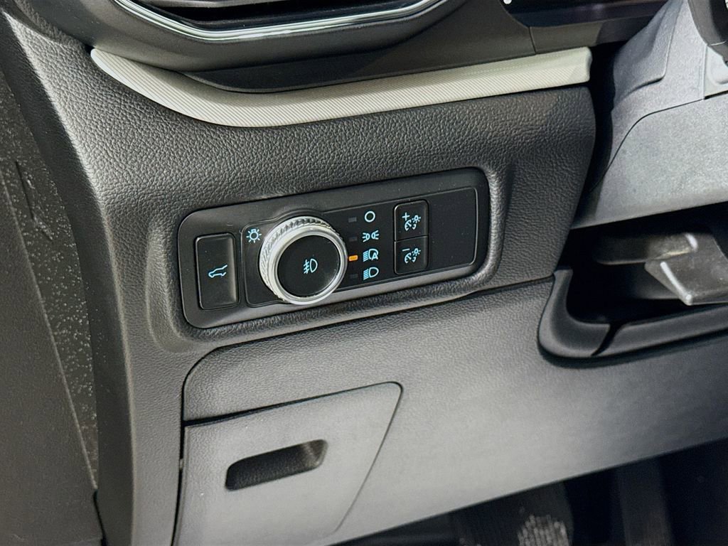 Certified 2022 Ford Explorer XLT w/ Equipment Group 202A image 10