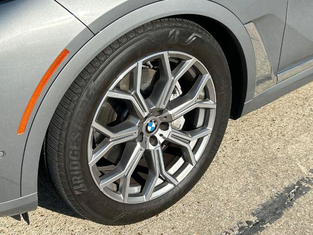 Used 2025 BMW X7 xDrive40i AWD/4WD image 11