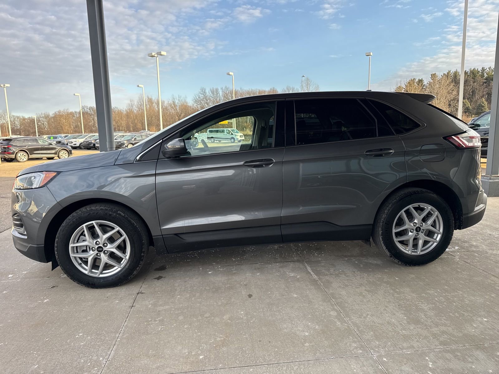 Certified 2024 Ford Edge SEL w/ Convenience Package image 7