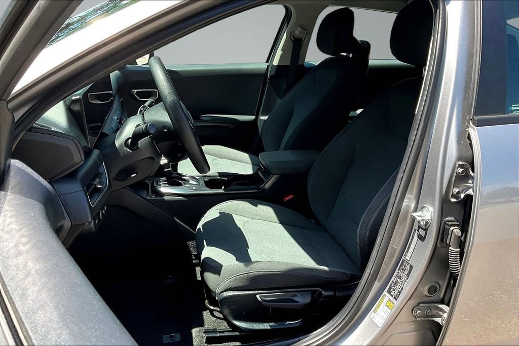 Used 2025 Kia K4 FWD image 20