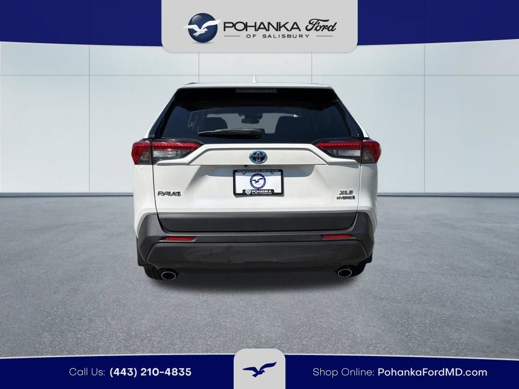 Used 2022 Toyota RAV4 XLE Premium AWD/4WD image 6