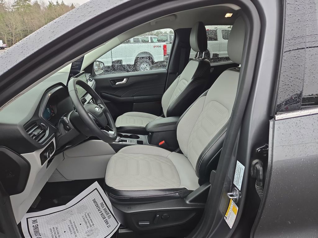 Certified 2023 Ford Escape Platinum w/ Premium Technology Package AWD/4WD image 6