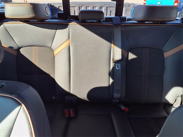 Used 2024 GMC Canyon AT4 w/ Technology Package image 15