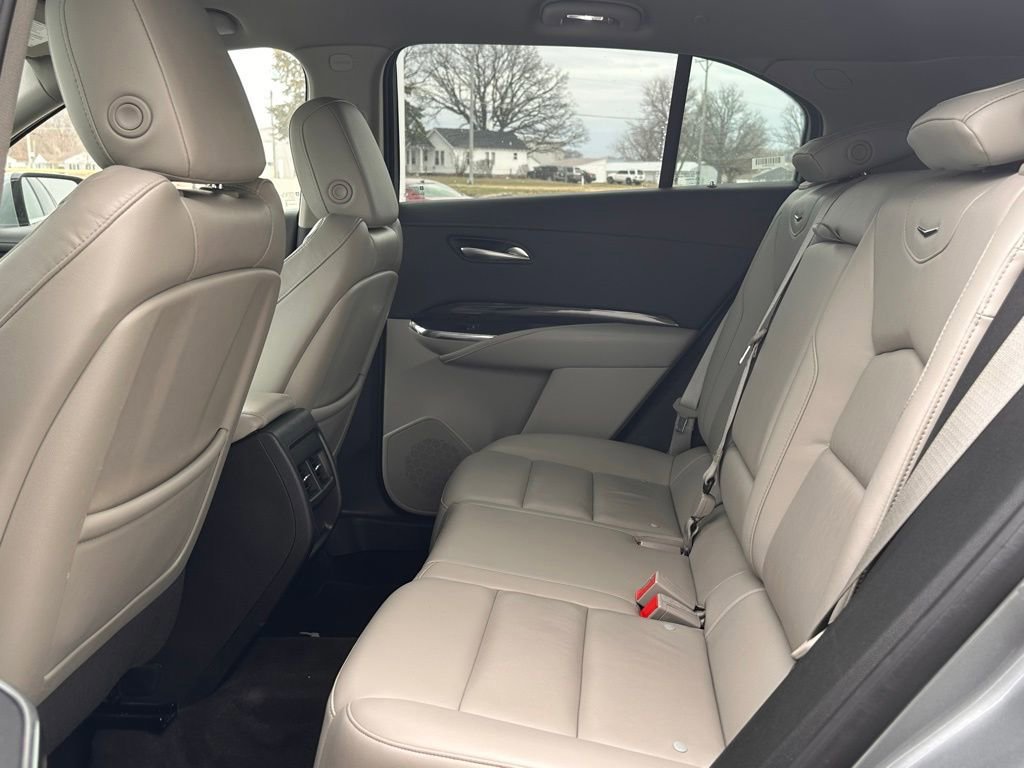 Used 2023 Cadillac XT4 Premium Luxury image 14