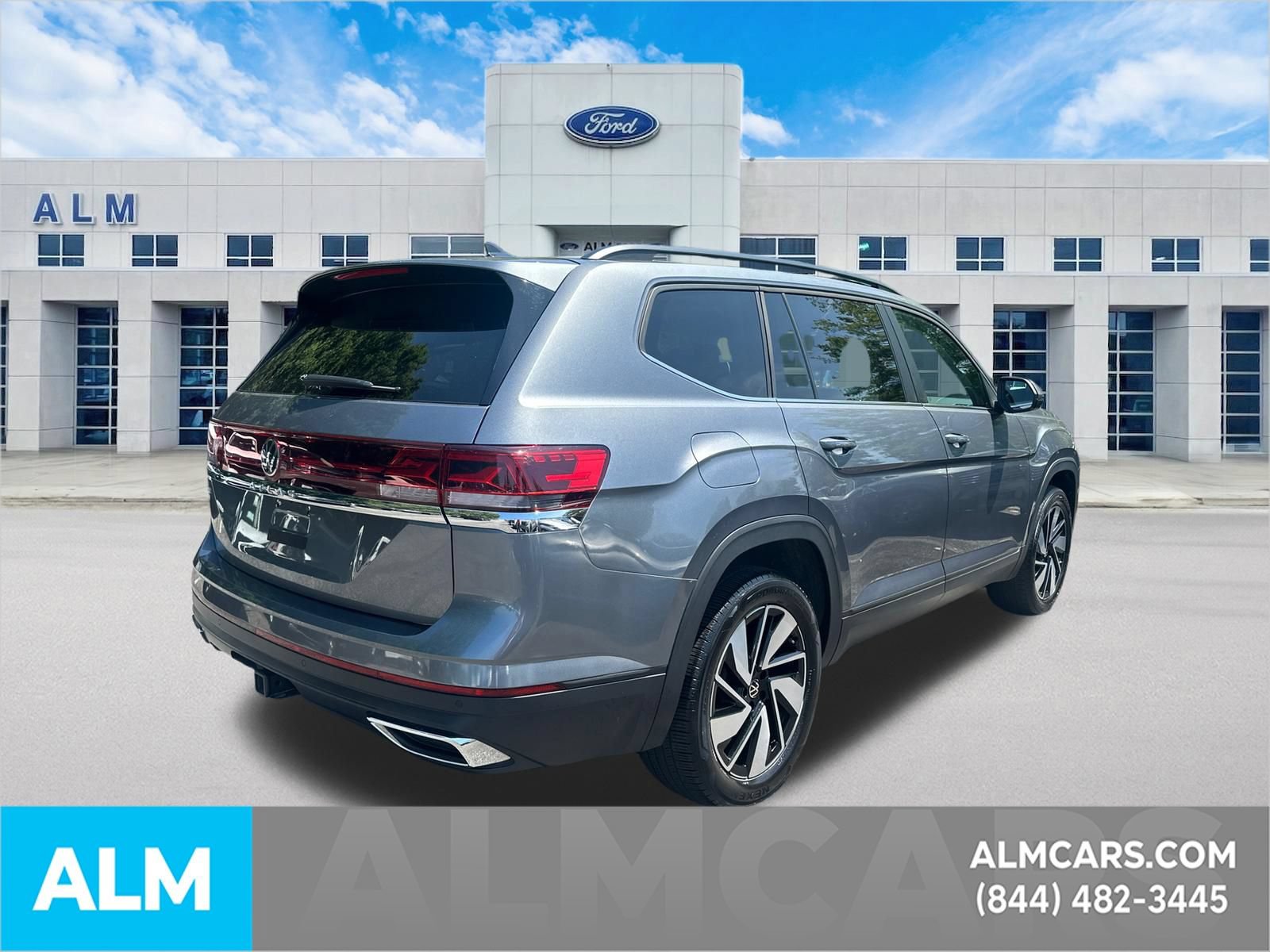 Used 2025 Volkswagen Atlas SE FWD image 5