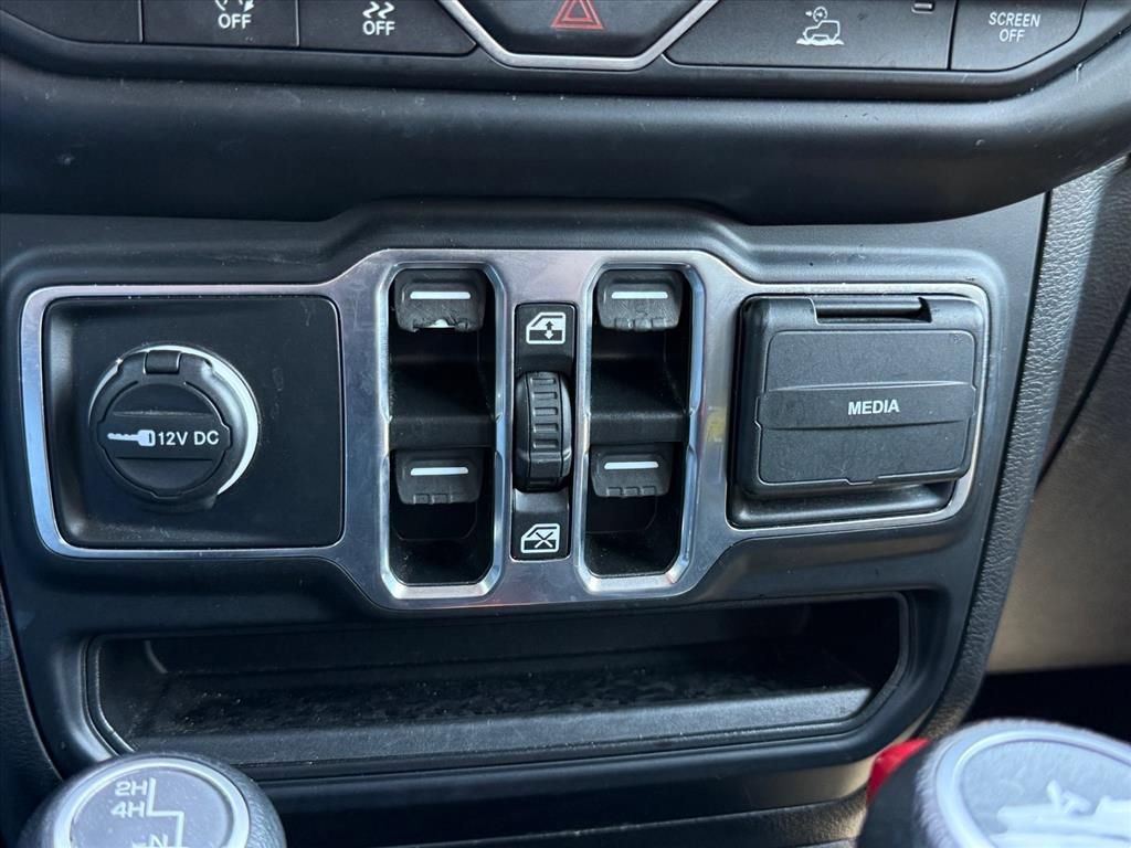 Used 2023 Jeep Wrangler Unlimited Sport AWD/4WD image 17