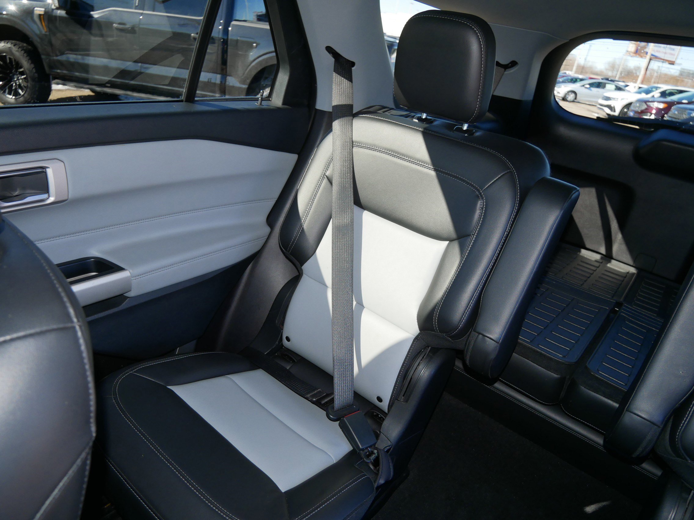 Certified 2022 Ford Explorer XLT w/ Equipment Group 202A image 12