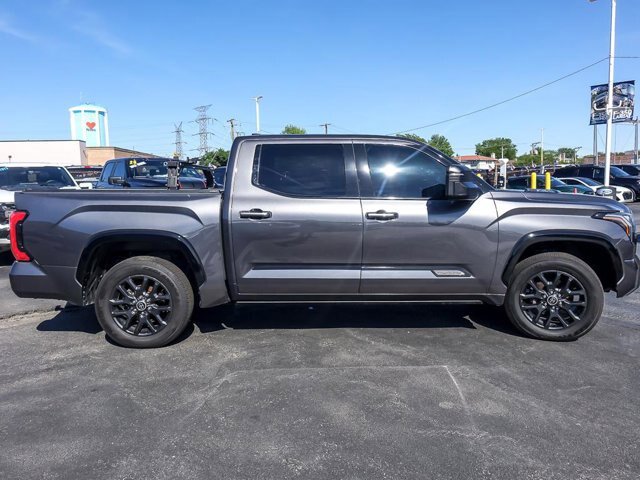 Used 2022 Toyota Tundra Platinum w/ Advanced Package AWD/4WD image 11