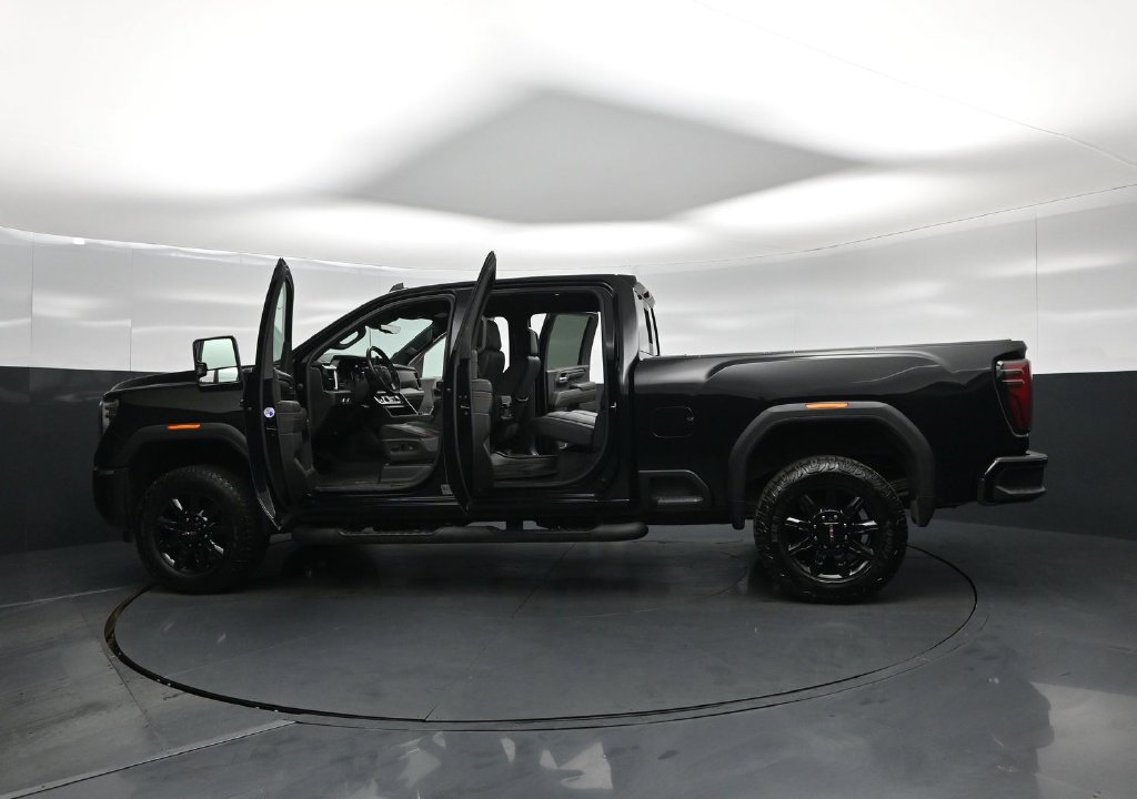 Used 2024 GMC Sierra 2500 AT4 w/ Technology Package AWD/4WD image 32
