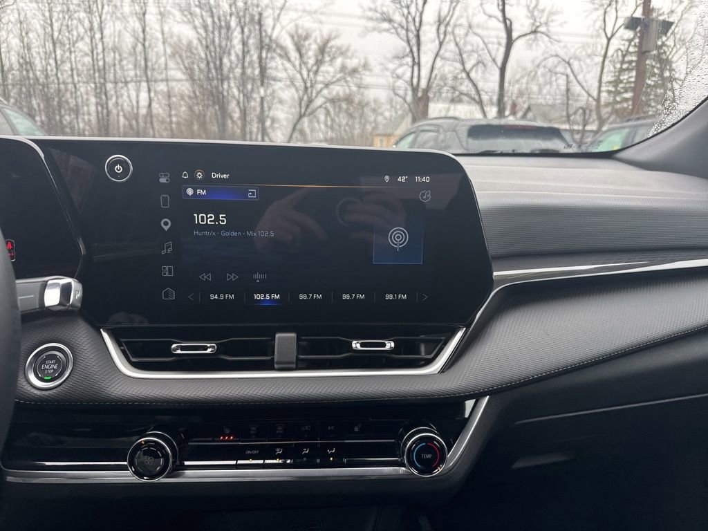 Used 2025 Chevrolet Equinox LT w/ Midnight Edition image 22