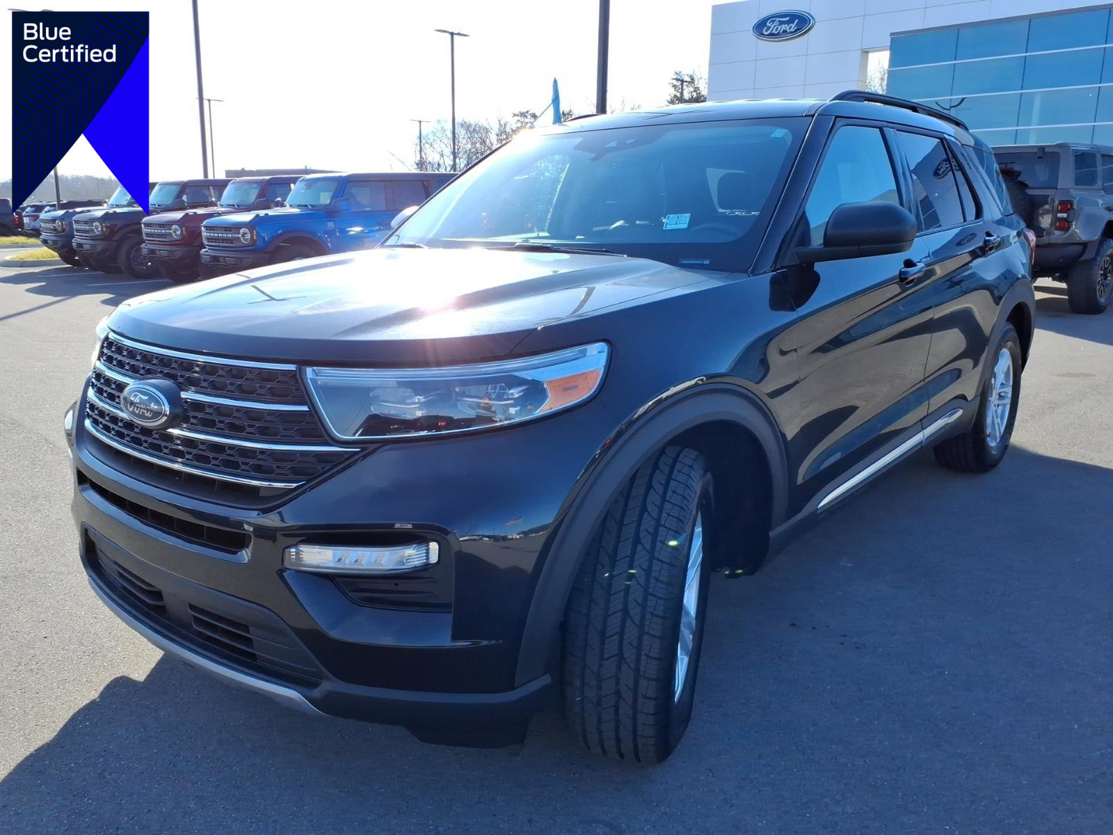 Certified 2024 Ford Explorer XLT w/ Equipment Group 202A image 1