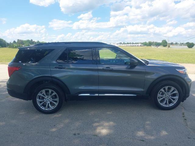 Certified 2023 Ford Explorer XLT w/ Equipment Group 202A AWD/4WD image 9