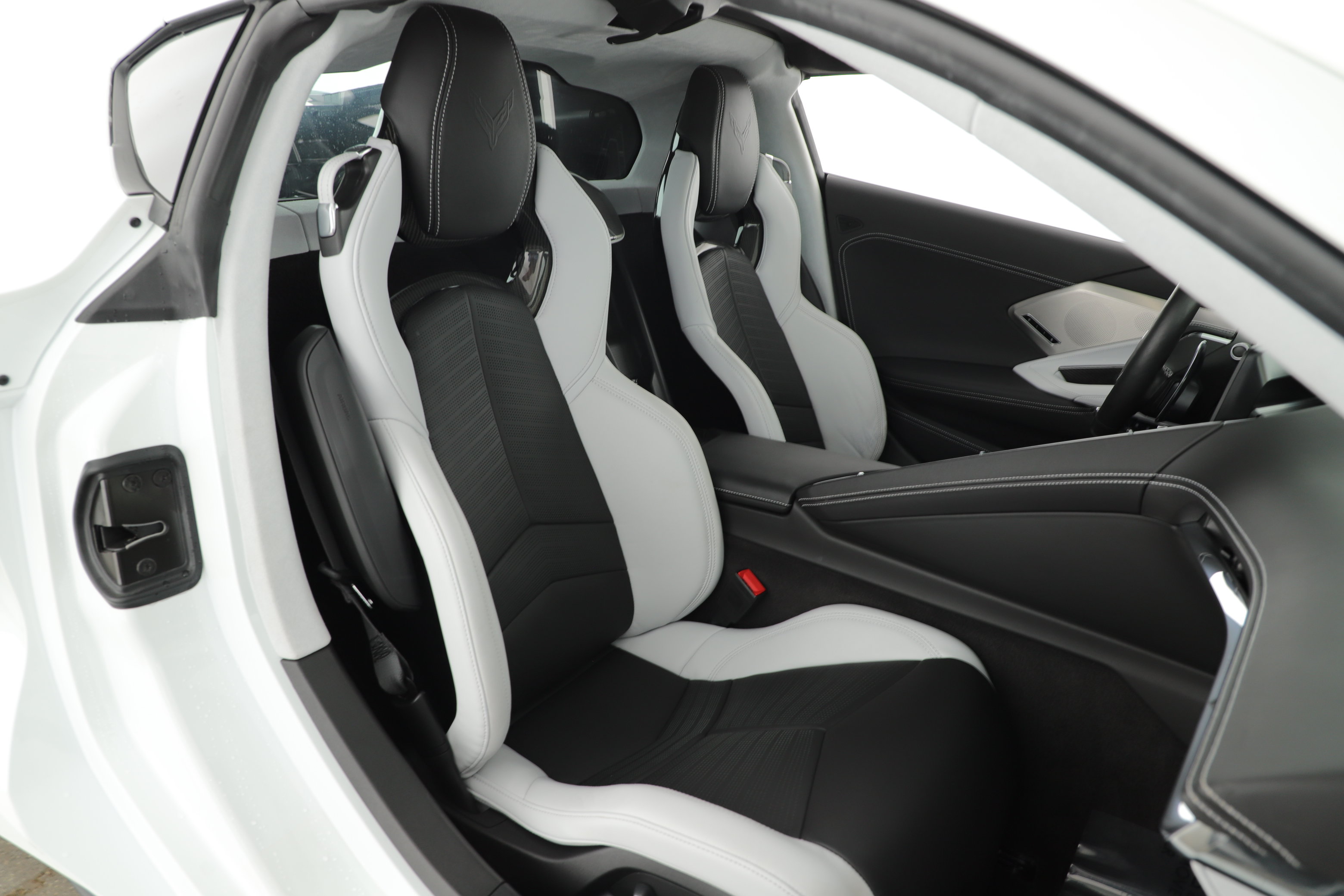 Used 2020 Chevrolet Corvette Stingray Premium Cpe w/ 3LT Preferred Equipment Group RWD image 15