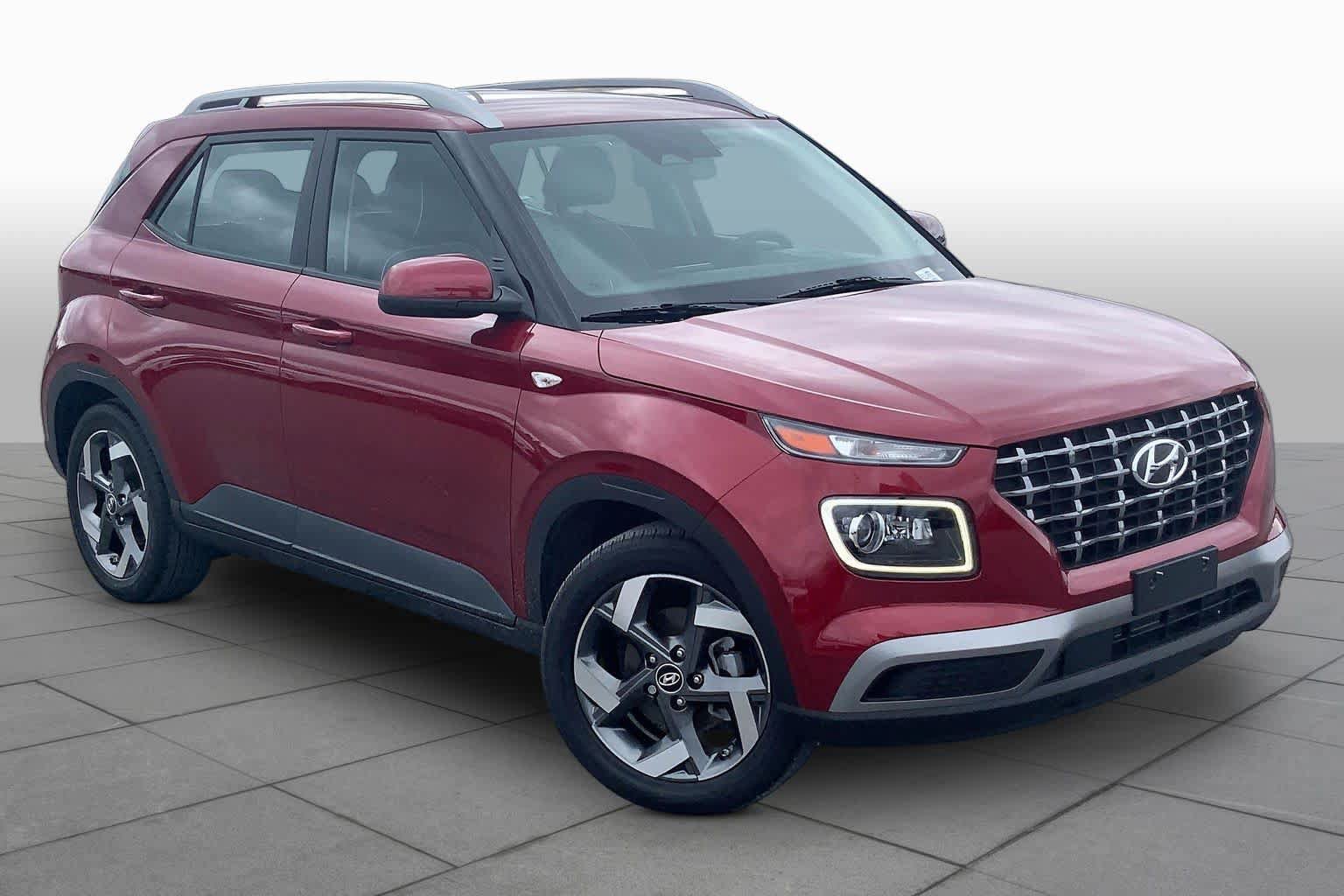 Used 2024 Hyundai Venue Limited FWD image 3