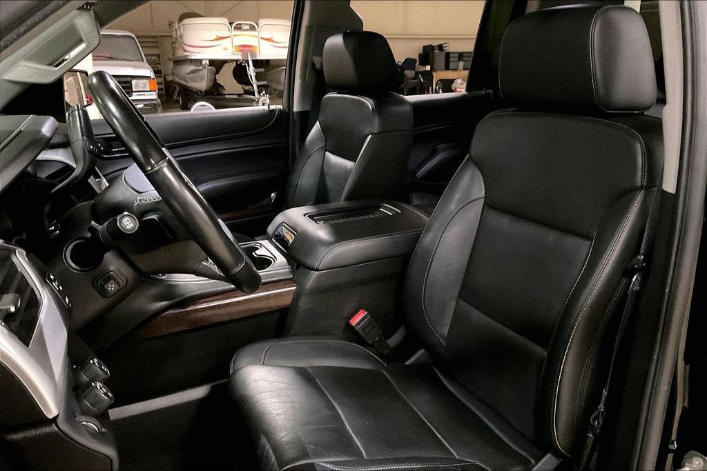 Used 2017 GMC Yukon XL SLT w/ Premium Edition AWD/4WD image 24