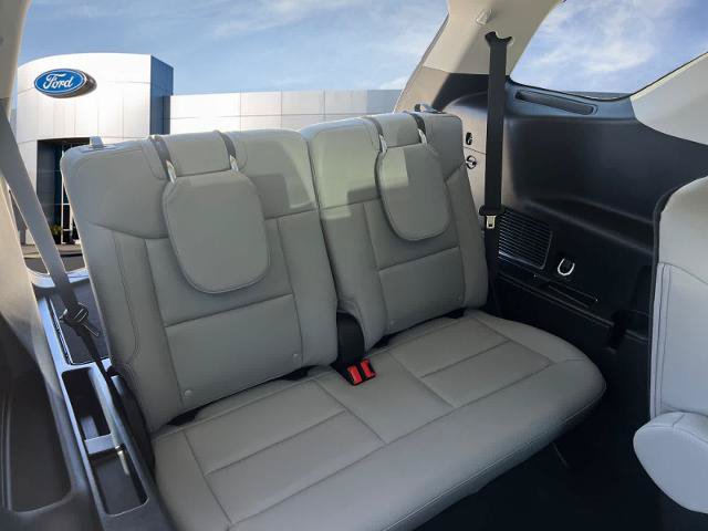 Certified 2025 Ford Explorer Active w/ Active Comfort Package RWD image 15