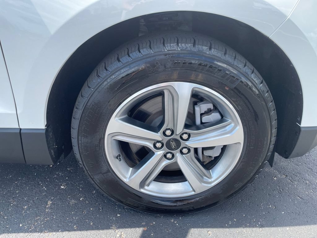 Certified 2023 Ford Edge SEL w/ Convenience Package AWD/4WD image 9