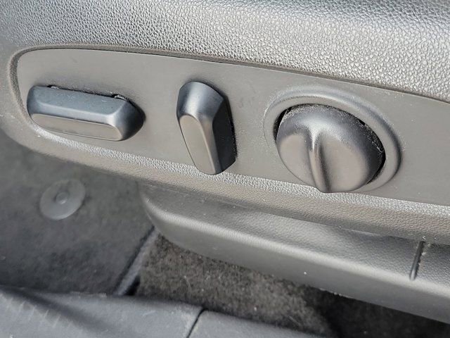 Used 2022 Chevrolet TrailBlazer LT w/ Confidence II Package FWD image 22