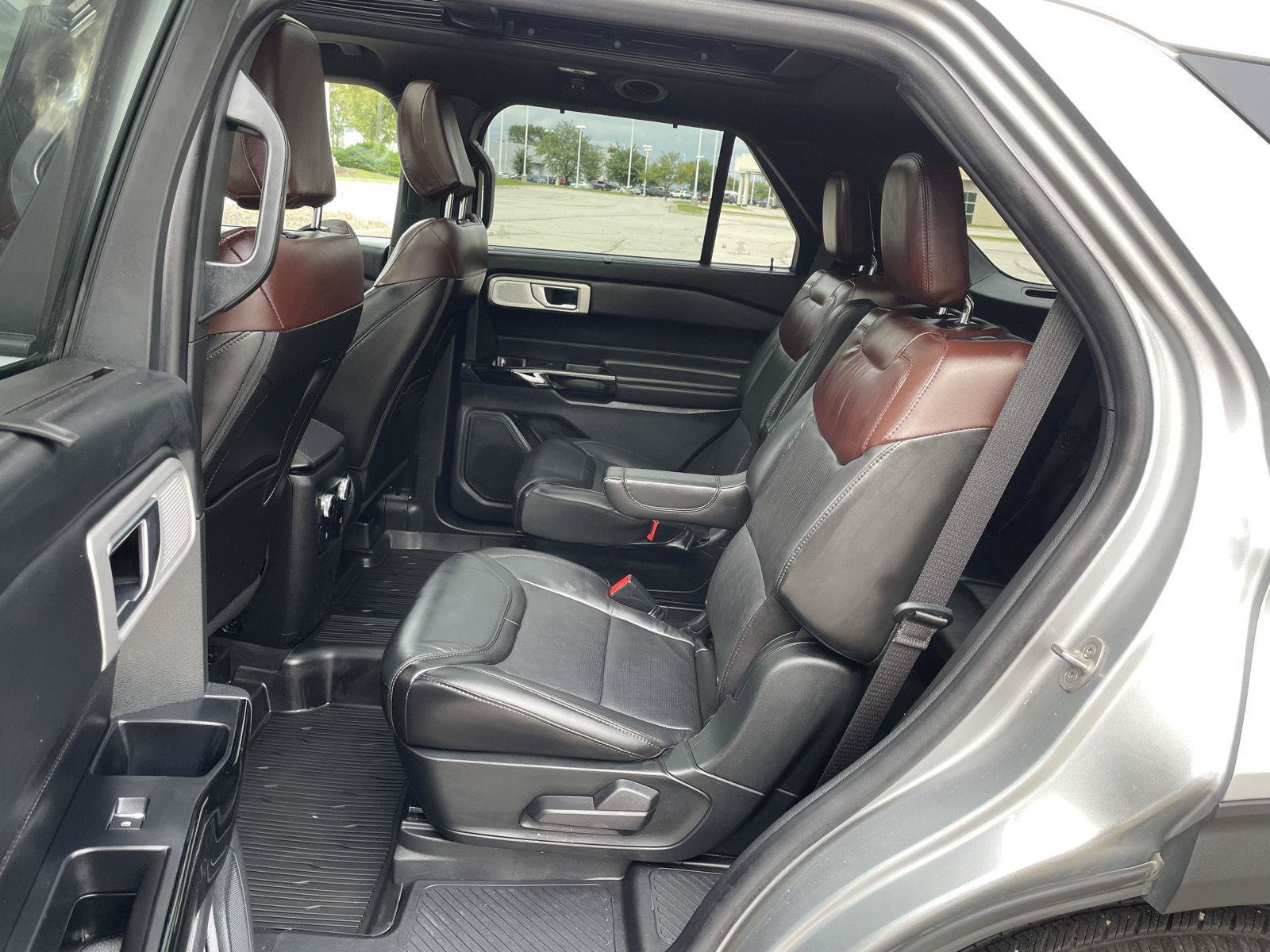 Certified 2022 Ford Explorer Platinum w/ Equipment Group 601A AWD/4WD image 20
