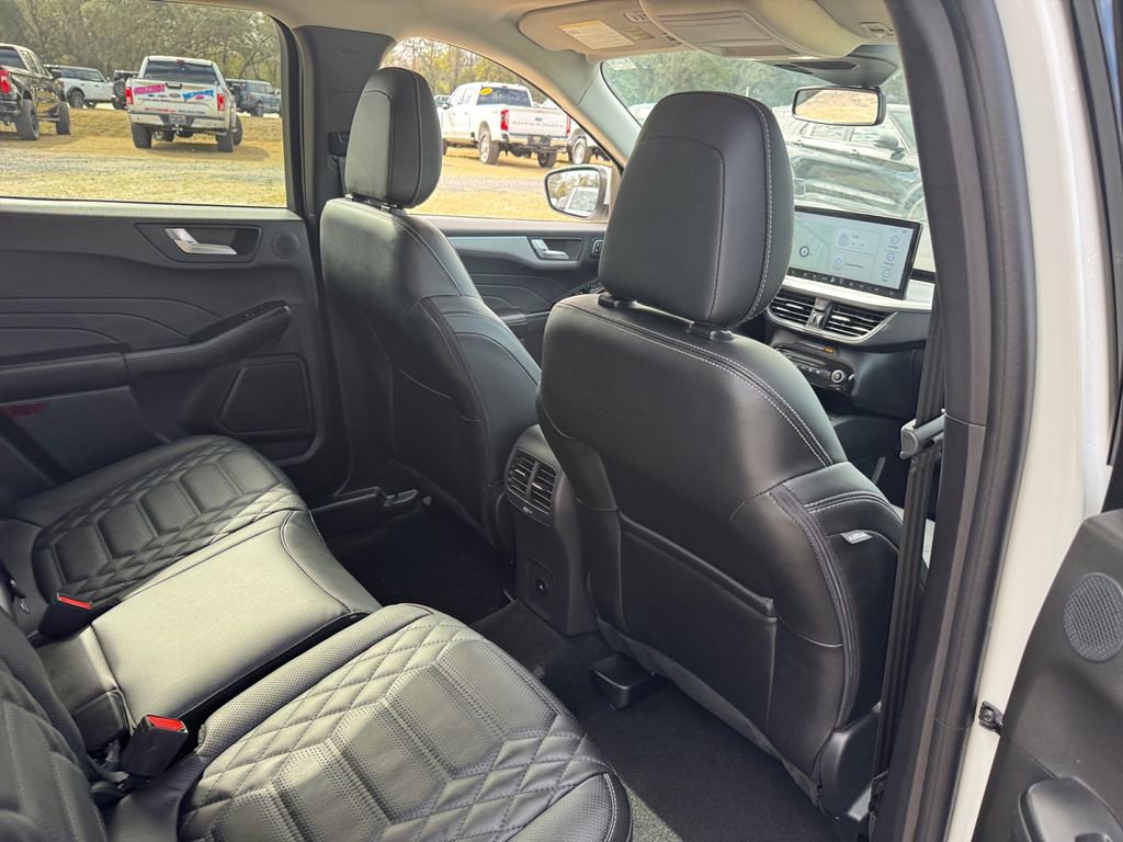 Certified 2024 Ford Escape Platinum w/ Premium Technology Package image 24
