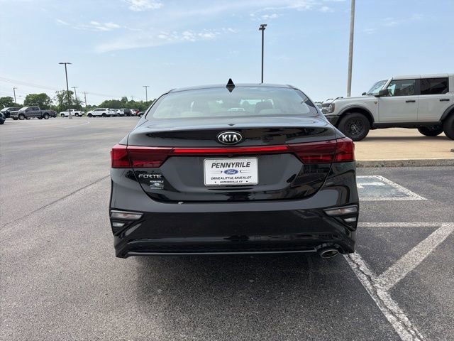 Used 2020 Kia Forte LXS FWD image 4