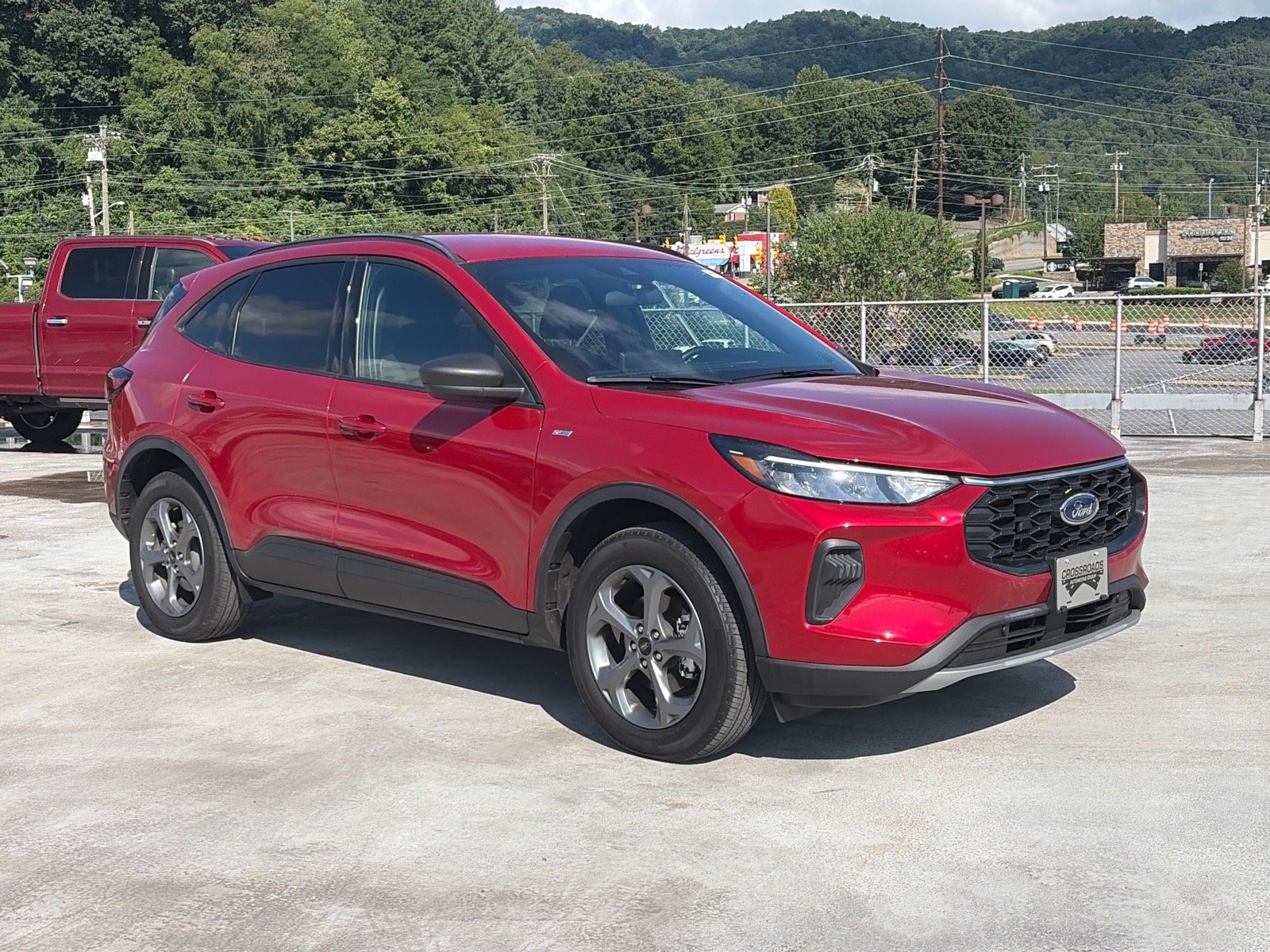 Certified 2025 Ford Escape ST-Line w/ Tech Pack #1 AWD/4WD image 1
