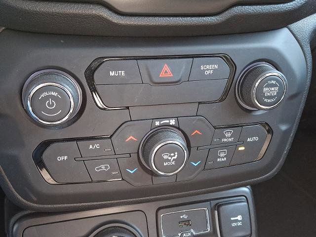 Used 2018 Jeep Renegade Latitude w/ Popular Equipment Group AWD/4WD image 15