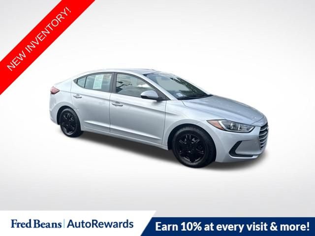 Used 2017 Hyundai Elantra SE FWD image 1