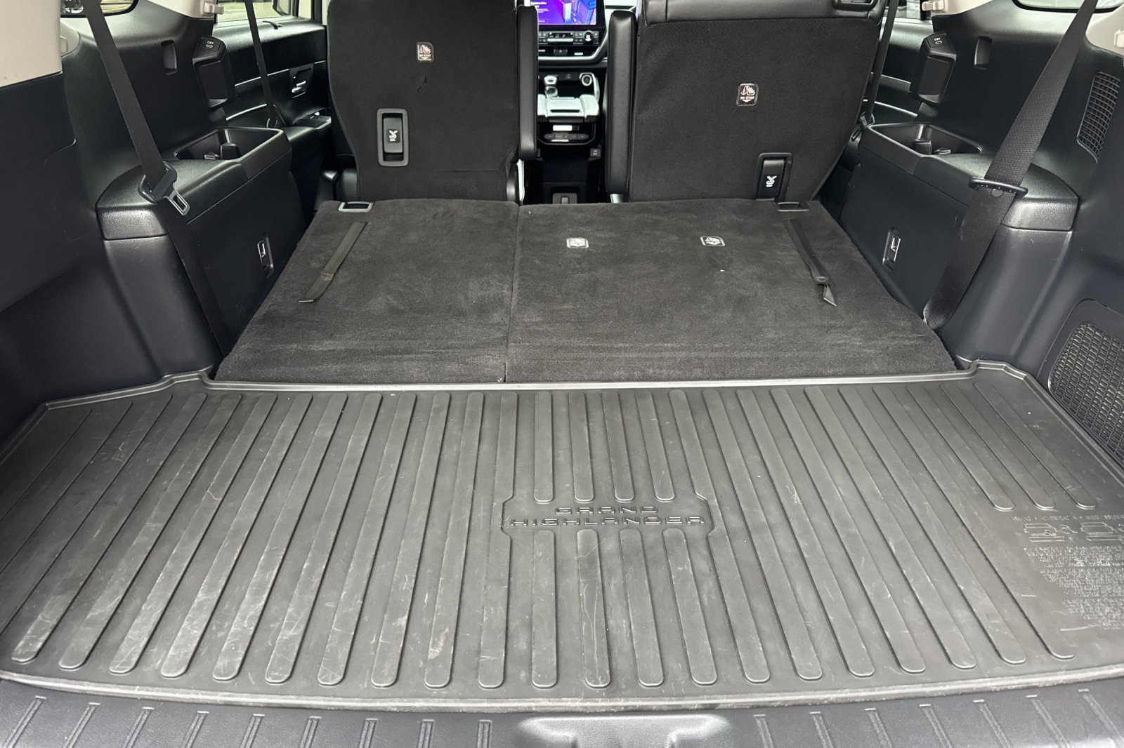 Used 2024 Toyota Grand Highlander AWD image 17