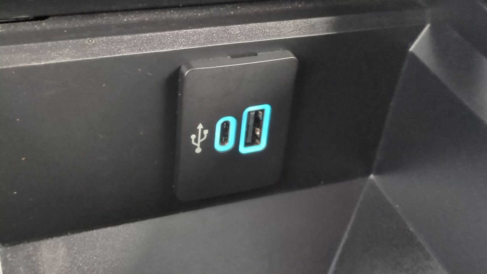 Certified 2025 Ford F350 Lariat w/ Black Appearance Package image 62