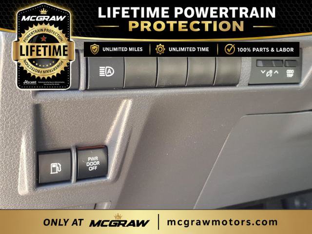 Used 2024 Toyota Sienna XLE FWD image 18