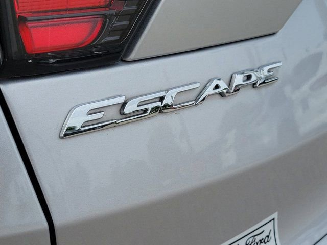 Certified 2017 Ford Escape Titanium image 10