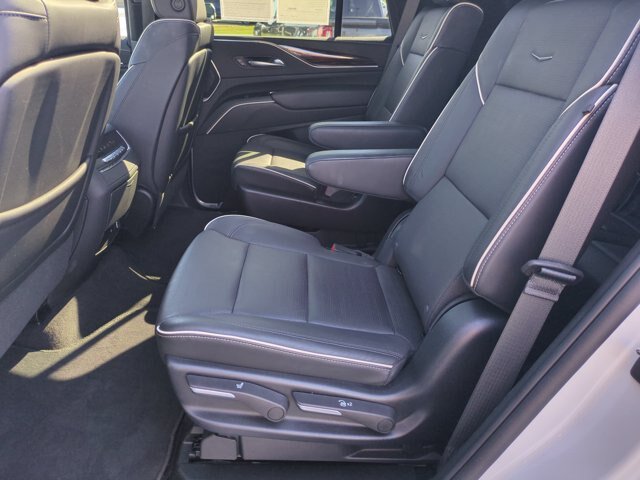 Used 2023 Cadillac Escalade Premium Luxury AWD/4WD image 28