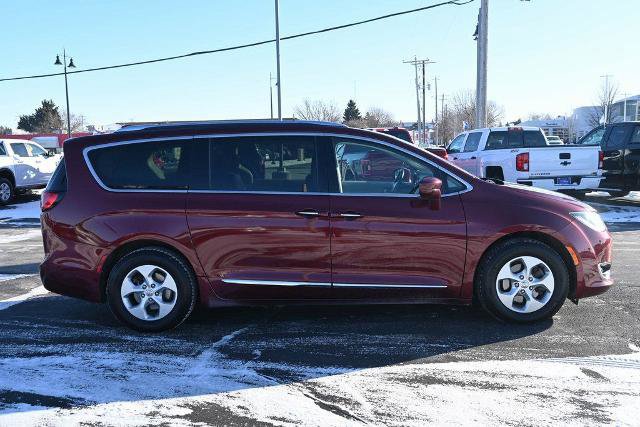 Used 2017 Chrysler Pacifica Touring-L Plus image 6