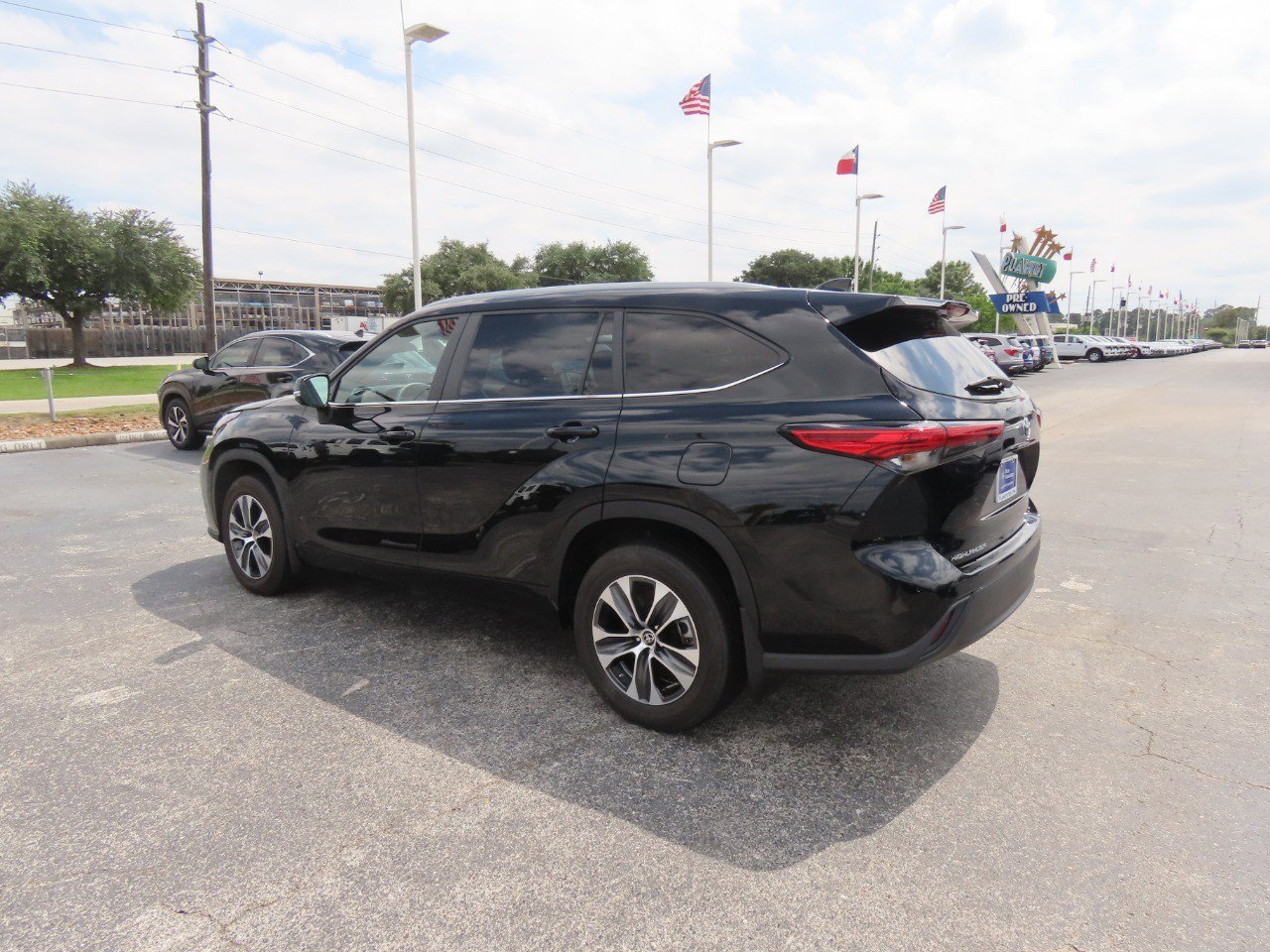 Used 2023 Toyota Highlander XLE FWD image 15