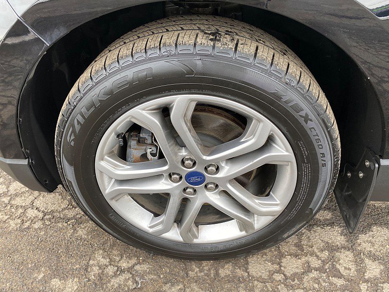 Certified 2018 Ford Edge Titanium w/ Technology Package image 11