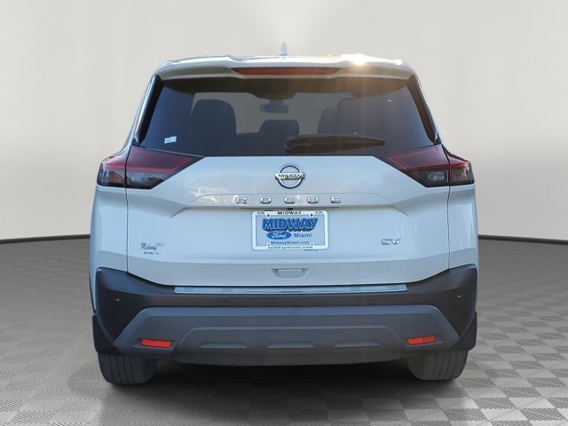 Used 2021 Nissan Rogue SV image 3