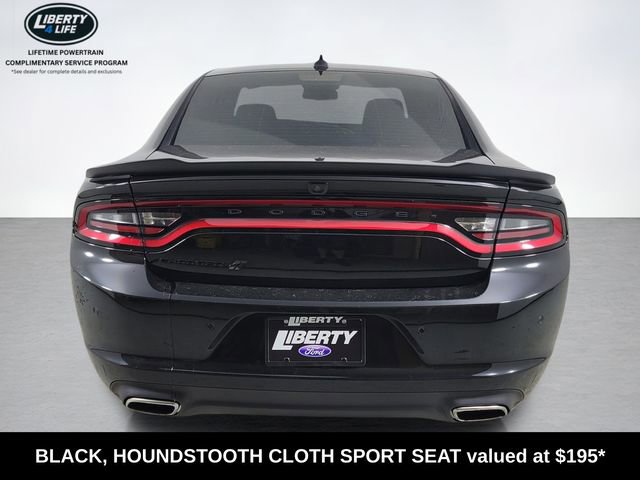 Used 2020 Dodge Charger SXT w/ Blacktop Package image 4