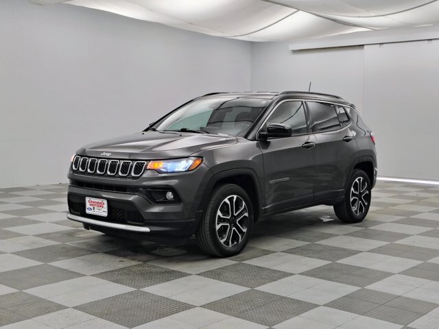 Used 2023 Jeep Compass Limited AWD/4WD image 5