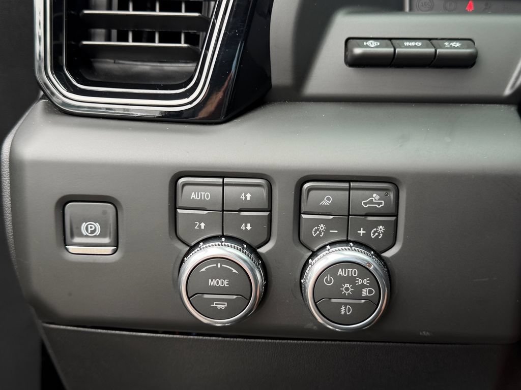 Used 2026 GMC Sierra 2500 AT4X AWD/4WD image 29