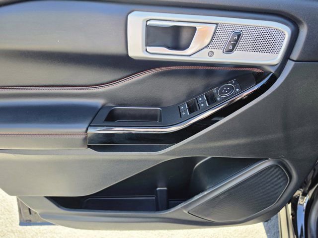 Certified 2022 Ford Explorer ST-Line w/ Class IV Trailer Tow Package image 17