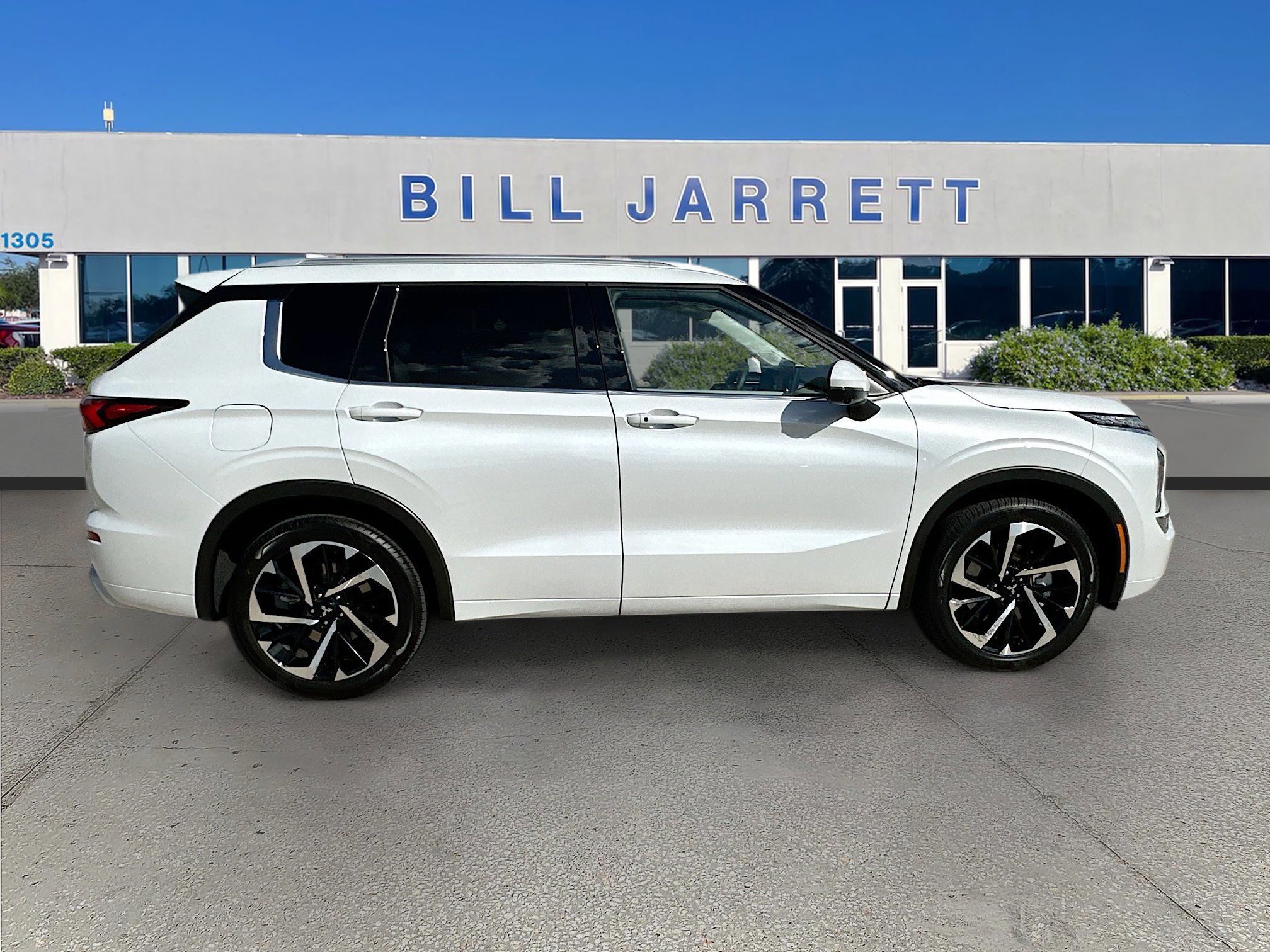 Used 2024 Mitsubishi Outlander SEL Black Edition image 6