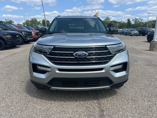 Certified 2024 Ford Explorer XLT w/ Equipment Group 202A AWD/4WD image 2