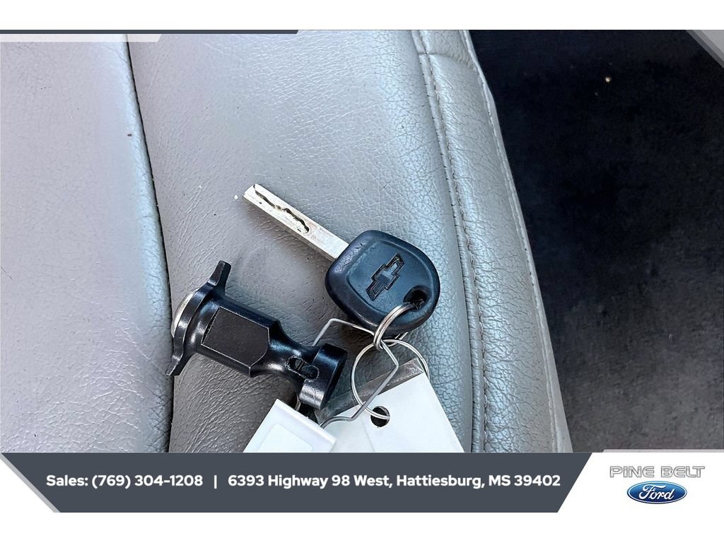 Used 2021 Chevrolet Colorado W/T w/ Custom Special Edition RWD image 9