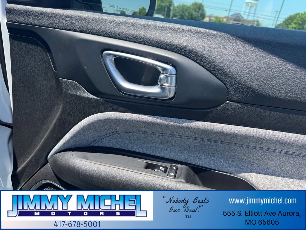 Used 2024 Jeep Compass Latitude AWD/4WD image 16