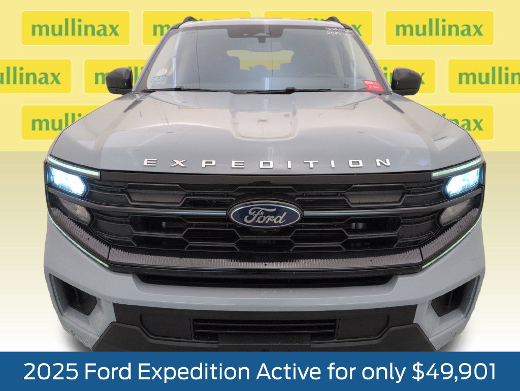 Certified 2025 Ford Expedition Active AWD/4WD image 14