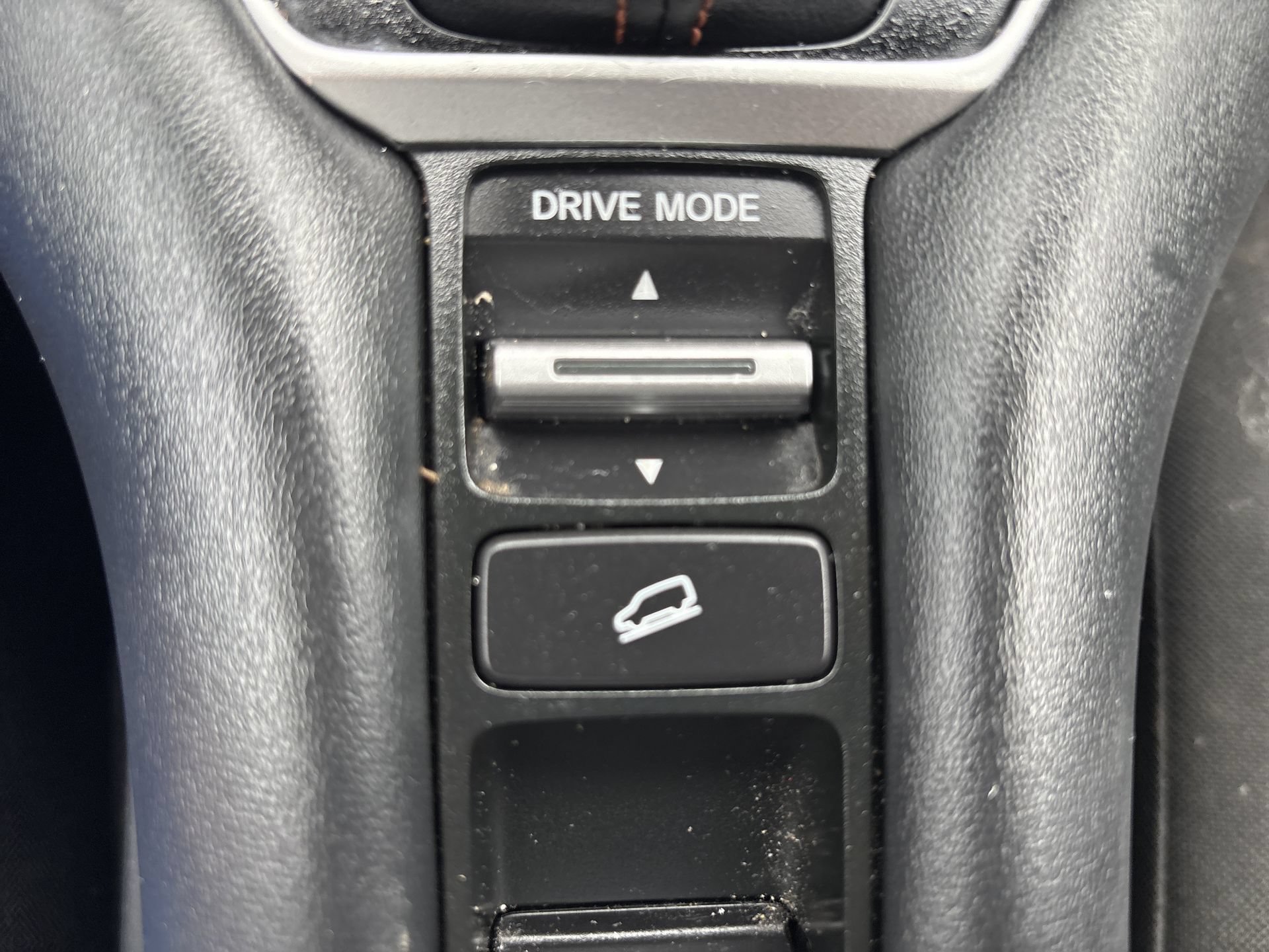 Used 2025 Honda HR-V Sport image 8