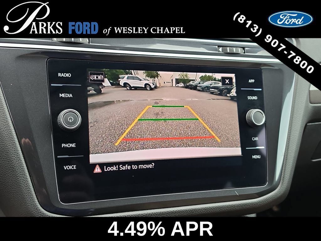 Used 2024 Volkswagen Tiguan SE w/ Panoramic Sunroof Package FWD image 24